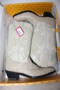 lot 363 image: Max Leather Bone color ostrich boots size 8.5