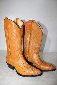lot 364 image: Light brownmango color boots size 8