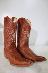 lot 365 image: Red Diamond honey brown color boots size 8