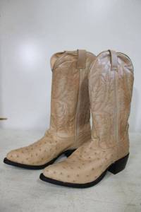 lot 371 image: Sand color ostrich boots size 8.5
