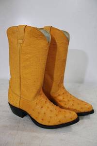 lot 379 image: Golden butter color ostrich boots size 88.5 