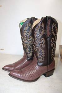 lot 398 image: Red Diamond coffee brown color lizard boots size 7