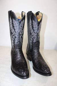 lot 400 image: Hacienda black boots size 8.5