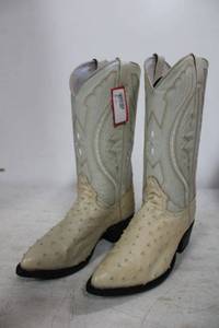 lot 440 image: Bone color ostrich boots size 7.5