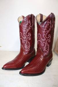 lot 447 image: Red Diamond wine color lizard boots size 7.5