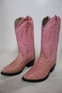 lot 459 image: Rose pink color boots size 5