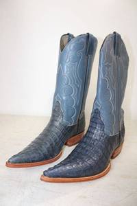 lot 469 image: Herrera blue color boots size 7.5