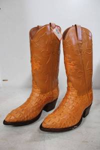 lot 483 image: Mango brown color boots size 7.5