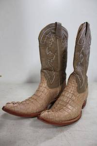 lot 485 image: Herrera bone and taupe color boots size 7