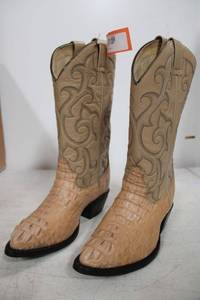 lot 486 image: Hacienda sand color boots size 7