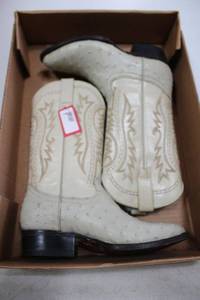 lot 524 image: Bone color ostrich boots size 7