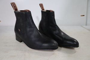 lot 533 image: La Barca short boots black color size 8.5