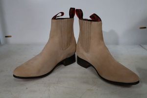 lot 535 image: Red Diamond short boot bone color size 8.5 as shown