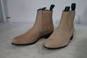 lot 540 image: La Barca short boot bone color size 7.5 as shown