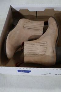 lot 541 image: Red Diamond short boot bone color size 8 as shown