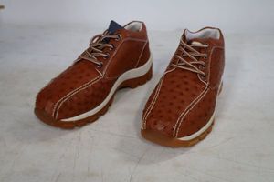 lot 546 image: Red Diamond brown color tennis shoes size 7