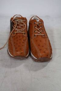 lot 554 image: Red Diamond brown color tennis shoes size 9.5
