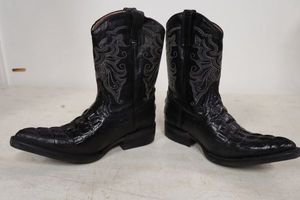 lot 586 image: Kids Herrera black color croc boots, size 18.5