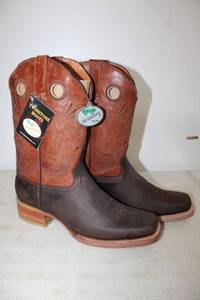 lot 599 image: Twinstone crazy chocolate color boots size 9