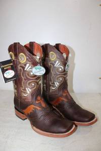 lot 608 image: Twinstone crazy chocolate color boots size 8.5