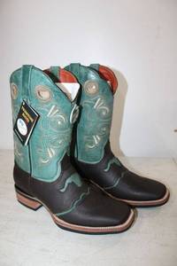 lot 611 image: Twinstone green and black color boots size 9.5