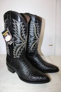 lot 613 image: Twinstone black color boots size 9