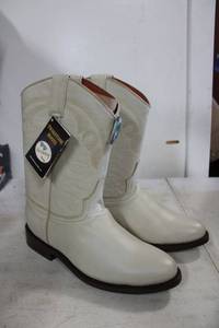 lot 637 image: Twinstone mid calf bone color boots size 8.5
