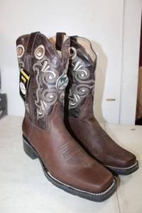 lot 639 image: Twinstone mid calf chocolate color boots size 11