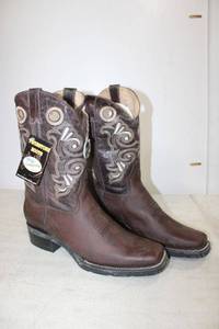 lot 641 image: Twinstone mid calf coffee color boots size 11.5