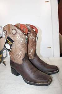 lot 682 image: Twinstone mid calf coffee and tan color boots size 10