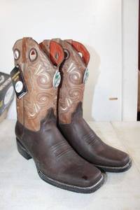 lot 683 image: Twinstone mid calf coffee and tan color boots size 10.5