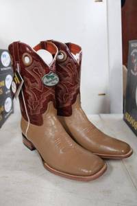 lot 685 image: Twinstone mid calf red and tan color boots size 13
