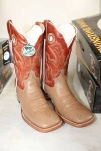 lot 696 image: Twinstone mid calf red and tan color boots size 8