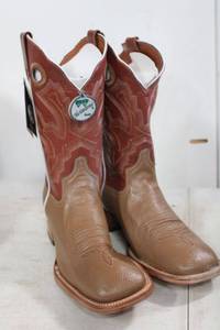 lot 700 image: Twinstone mid calf red and tan color boots size 11