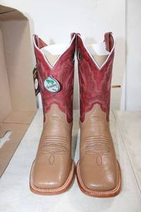 lot 714 image: Twinstone mid calf red and tan color boots size 7.5