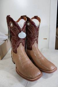 lot 716 image: Twinstone mid calf red and tan color boots size 9.5