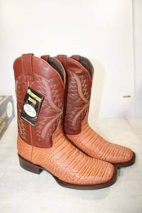 lot 721 image: Twinstone mid calf brown and tan color boots size 7