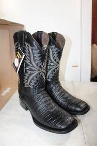 lot 723 image: Twinstone mid calf black color boots size 10