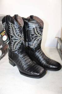lot 724 image: Twinstone mid calf black color boots size 10