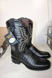 lot 725 image: Twinstone mid calf black color boots size 9