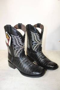 lot 726 image: Twinstone mid calf black color boots size 9