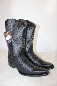 lot 732 image: Twinstone black color boots size 9.5