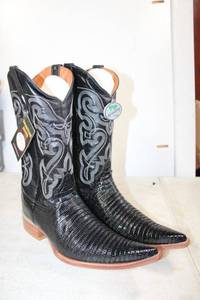 lot 737 image: Twinstone black color boots size 8
