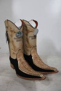 lot 739 image: Twinstone tan and black color boots size 9