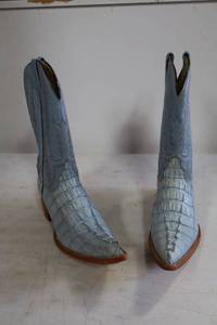 lot 123 image: Herrera Caiman blue color boots size 10