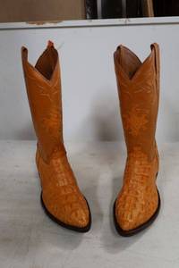 lot 127 image: mango color croc boots size 10