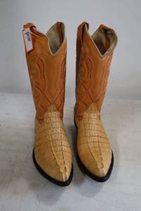lot 129 image: Colonial Oak mango and buttercup color boots size 10