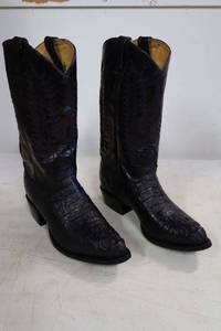 lot 132 image: Black color lizard or gator boots size 10