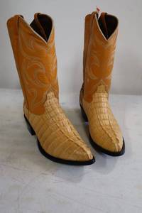 lot 134 image: Mango and buttercup color boots size 10