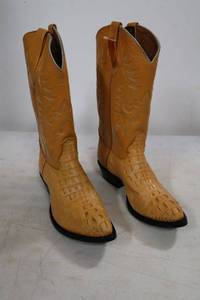 lot 136 image: Hacienda Mango and buttercup color boots size 10.5